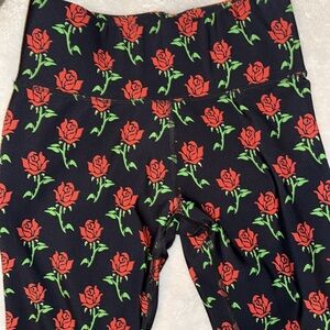 Terez Fresh Floral DuoKnit Leggings
Retail $139

Great condition!